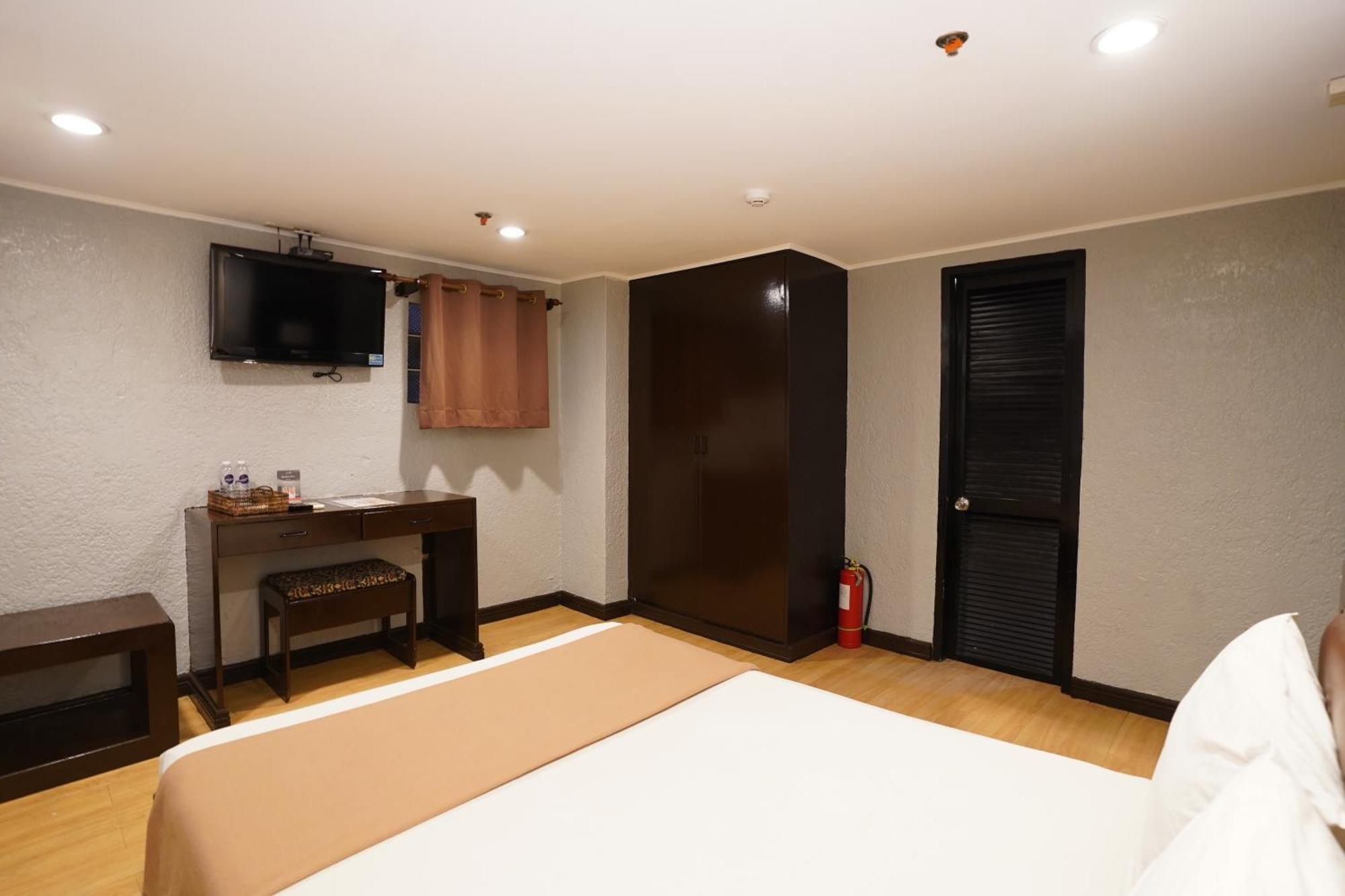 Arzo Hotel Manila Kültér fotó