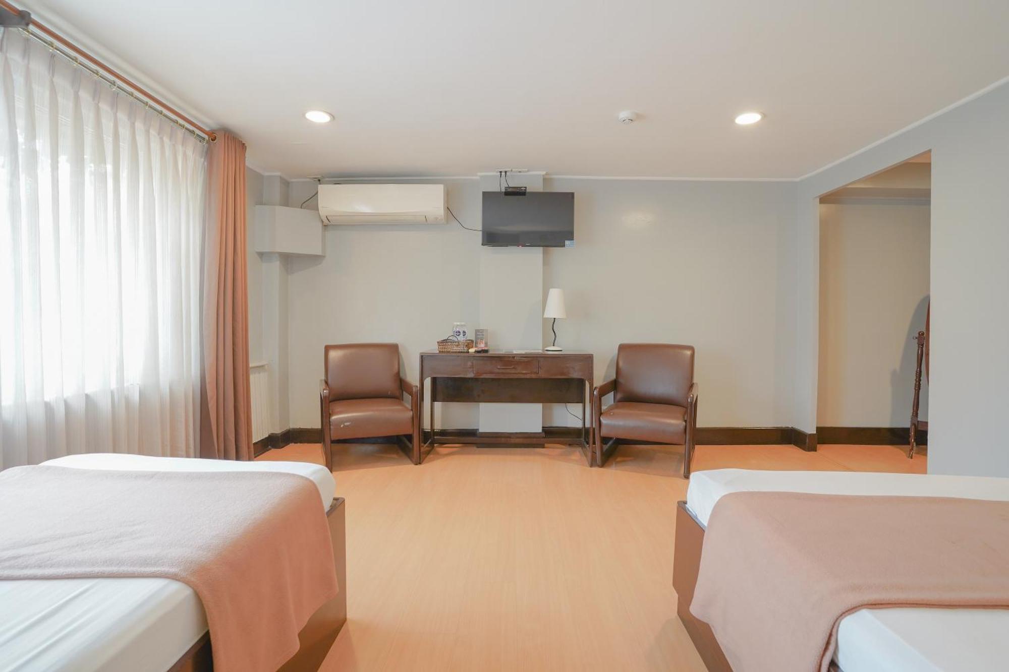 Arzo Hotel Manila Kültér fotó