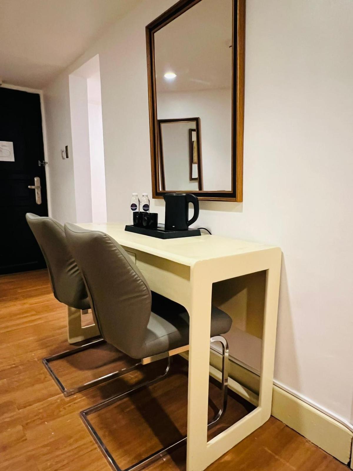 Arzo Hotel Manila Kültér fotó